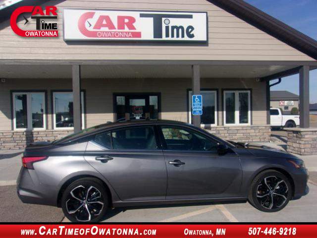 2024 Nissan Altima SR's photo